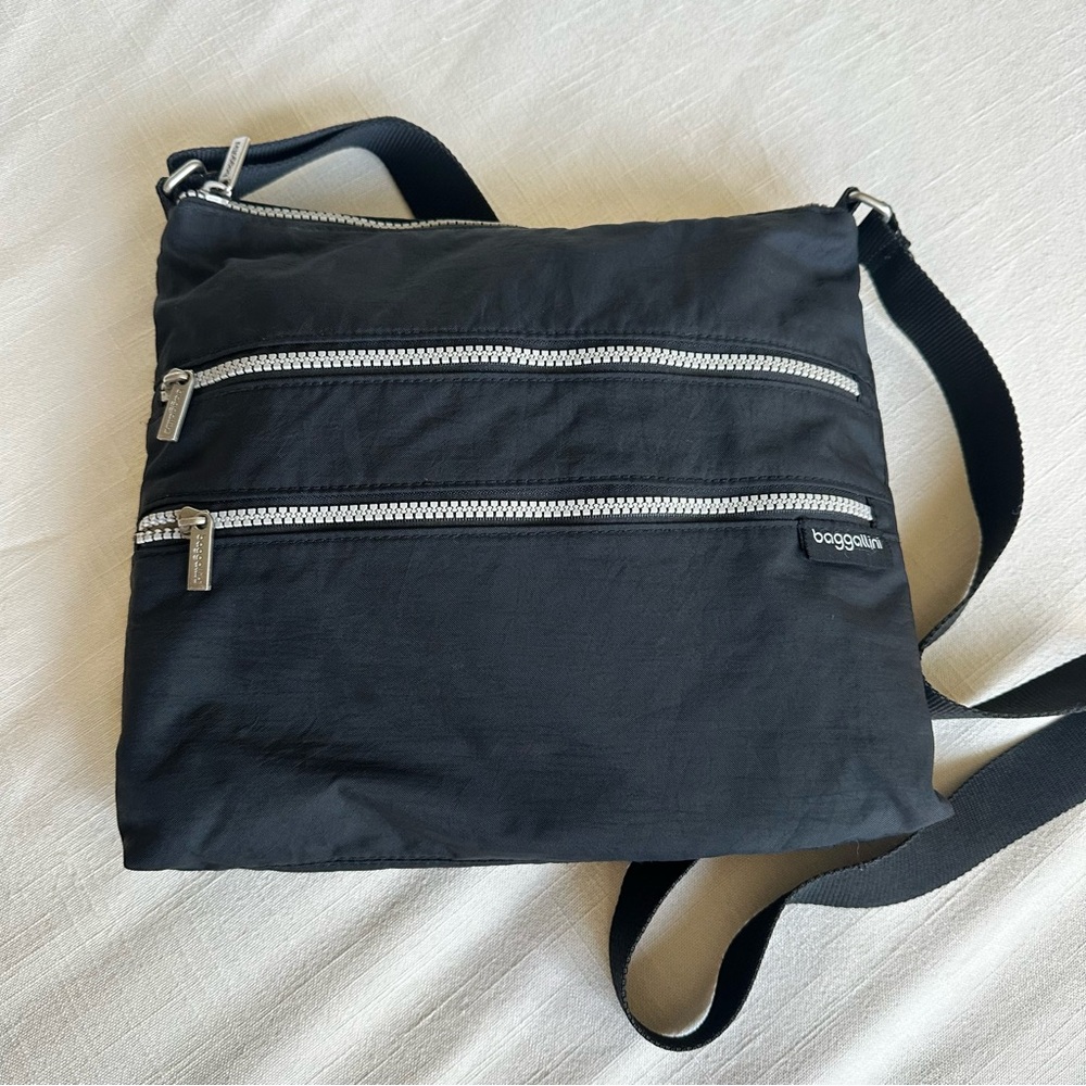 Baggallini Black Messenger Bag with Adjustable Strap